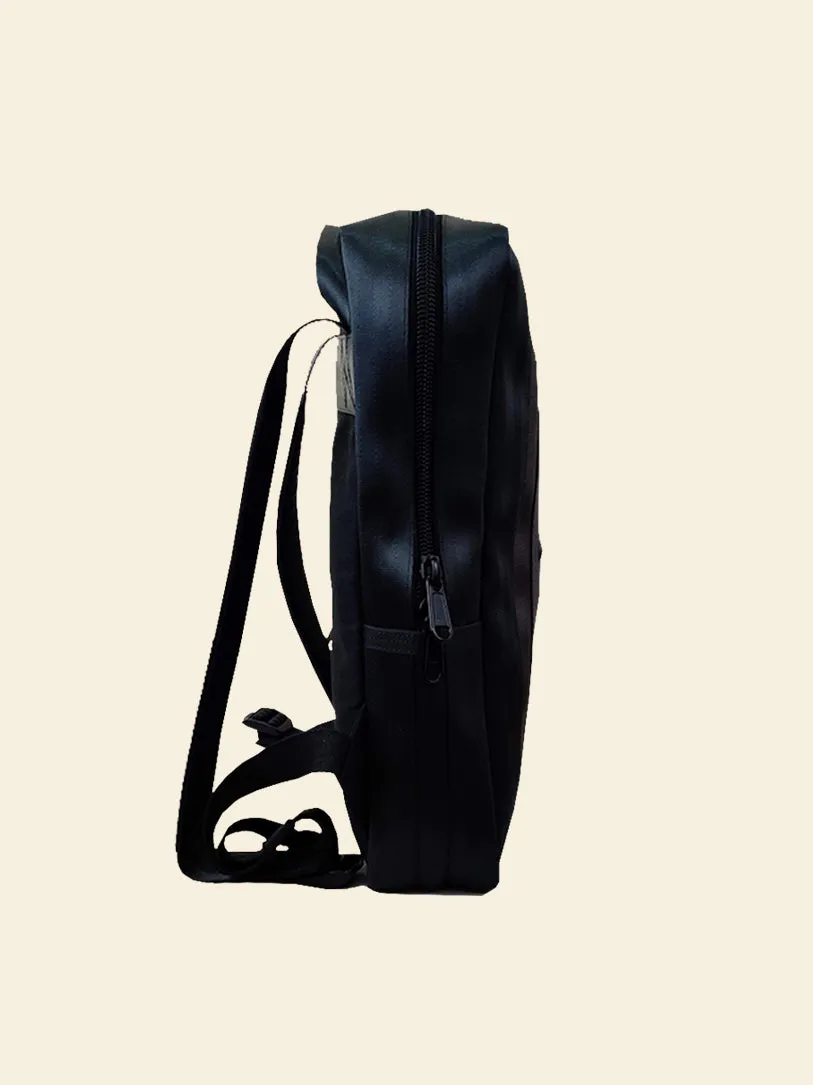 Noir 15" Front Pack